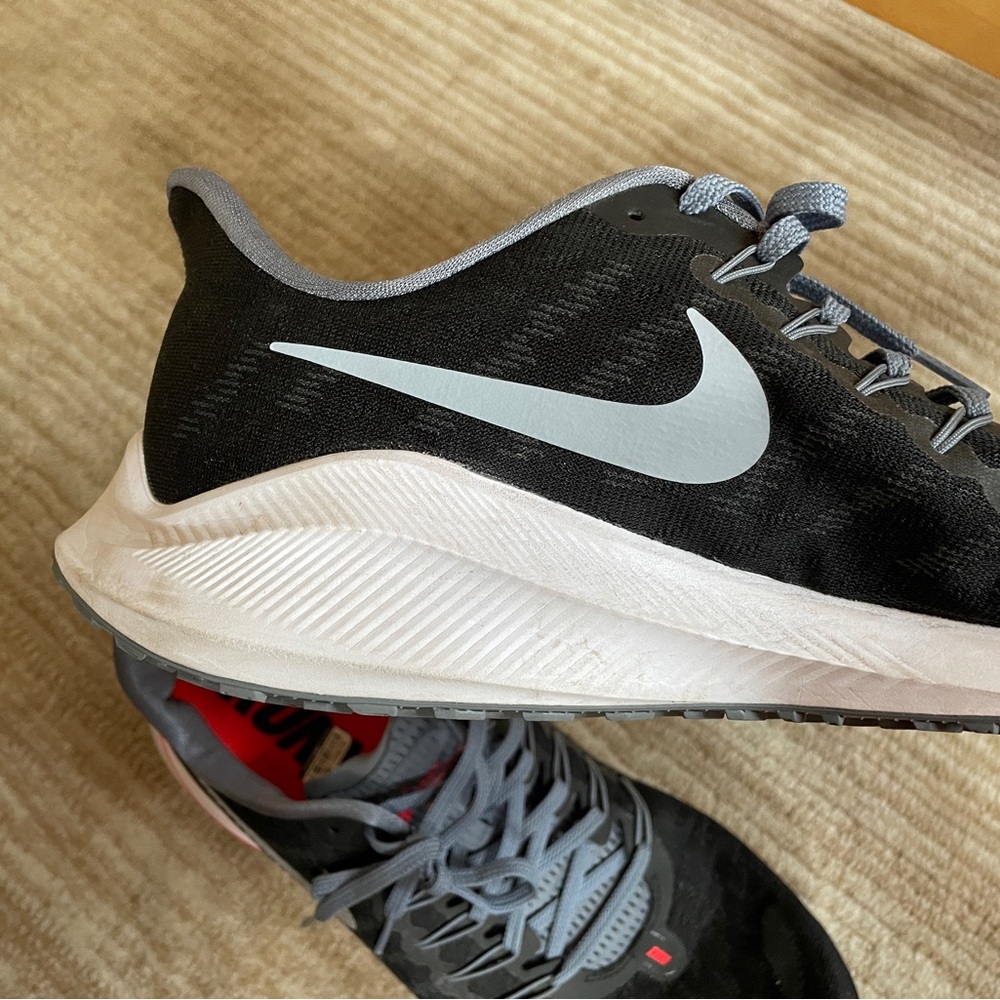 Men's Nike running shoes sz 12 amazing shape